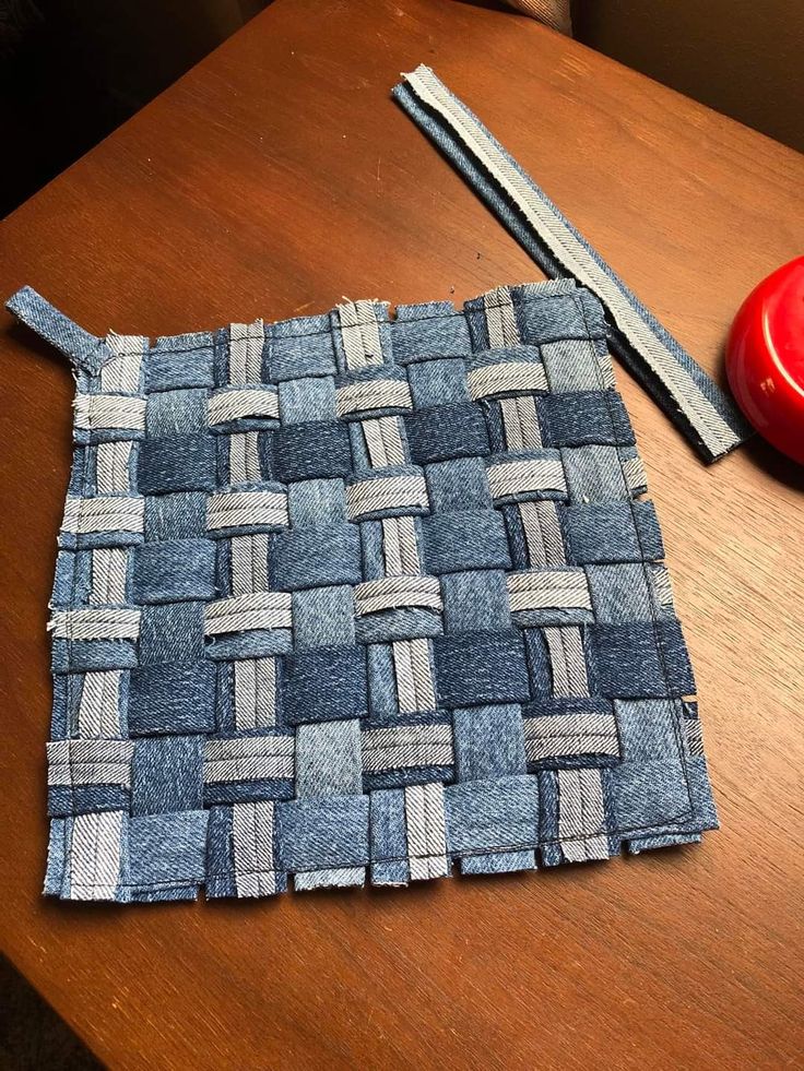 Interwoven Denim strips table mat